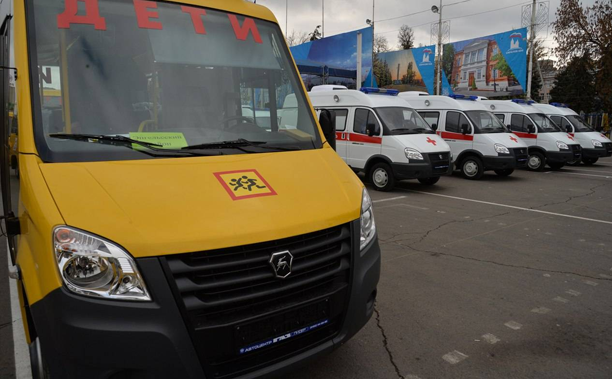 Автопарк Якутии пополнится новыми школьными автобусами и машинами скорой помощи