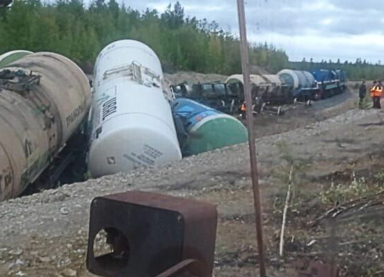 Грузовые вагоны сошли с рельс в Якутии