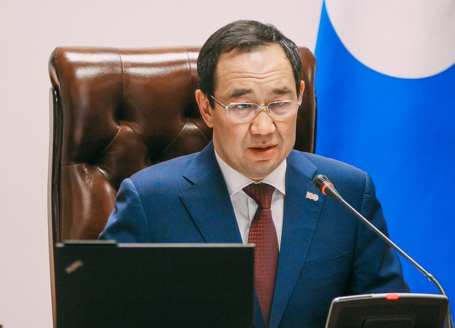 Глава Якутии объявил министру строительства Кылатчанову выговор