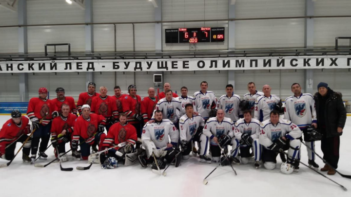 В Алдане состоялся первый матч республиканского турнира по хоккею «Кубок памяти Андрея Герасимова».