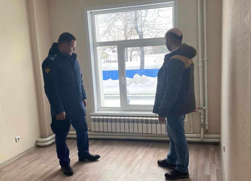 Прокурор Алданского района проверил ход строительства многоквартирных домов