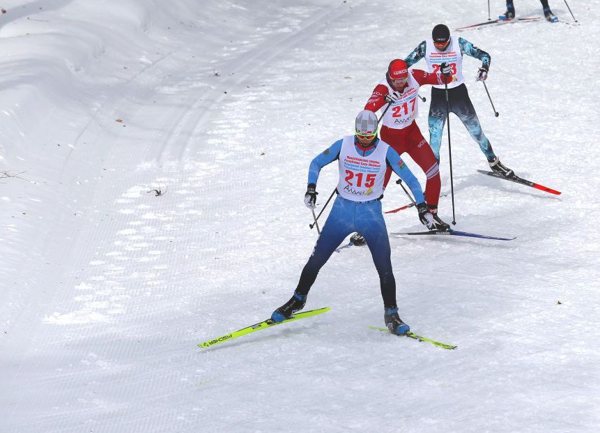 Спортсмены Алданского района лидируют в Первенстве среди школьников Республики Саха (Якутия) по лыжным гонкам.