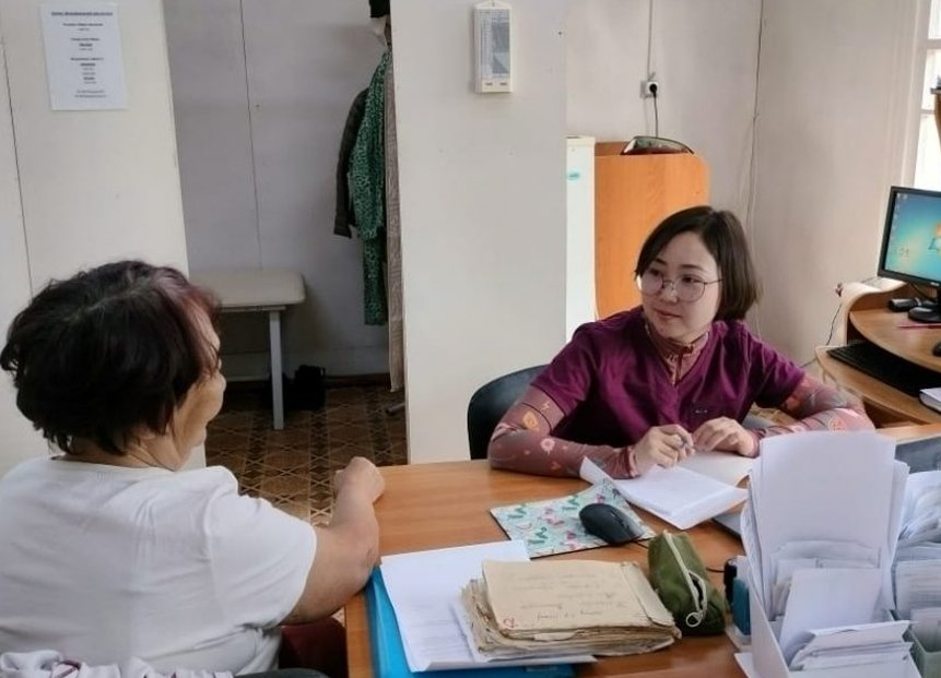 Бригада мобильных докторов начала работу в селе Хатыстыр Алданского района