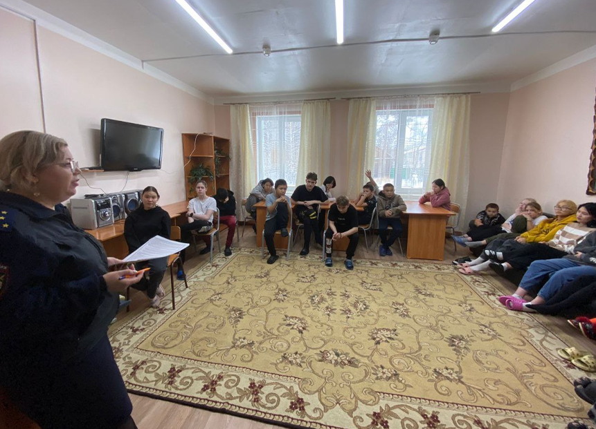Алданские полицейские провели профилактические мероприятия в школах  района