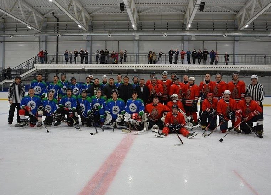 В Алдане прошла товарищеская встреча хоккеистов Алданского и Мегино-Кангаласского районов