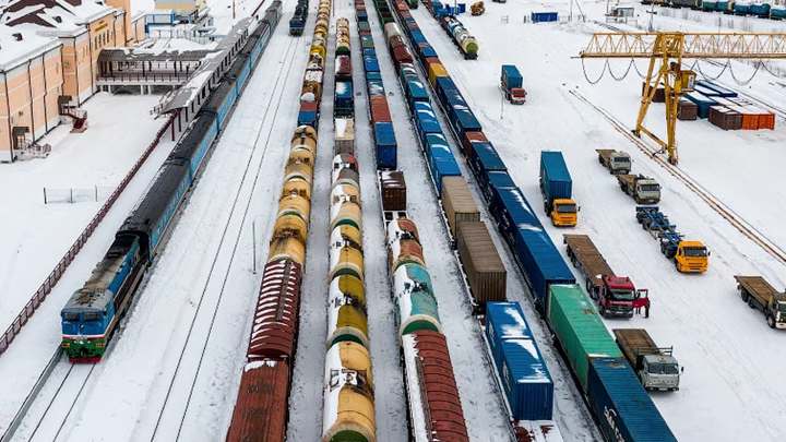 Перевозки грузов через станцию Нижний Бестях впервые преодолели отметку в 1 млн тонн