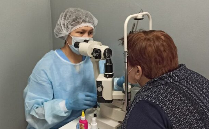 Офтальмологи вернули зрение 38 жителям Алданского района