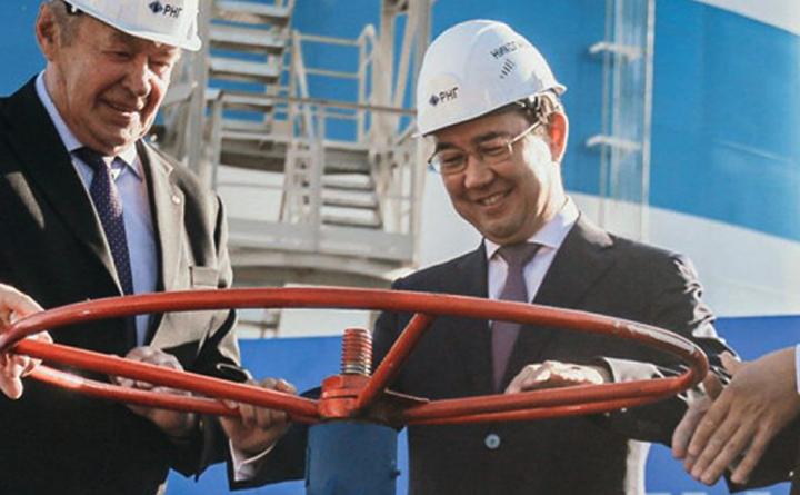 Глава Якутии поздравляет с Днём работников нефтяной и газовой промышленности!