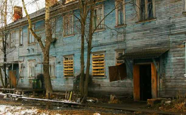Расселенные в Ленинском жилые дома не снесены до сих пор