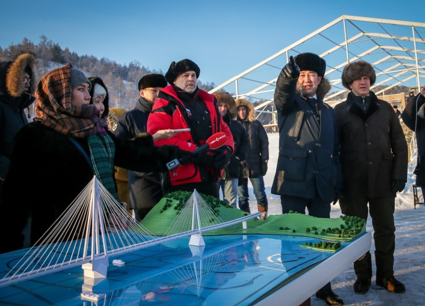 В информационную повестку вернулась тема строительства моста в Якутии