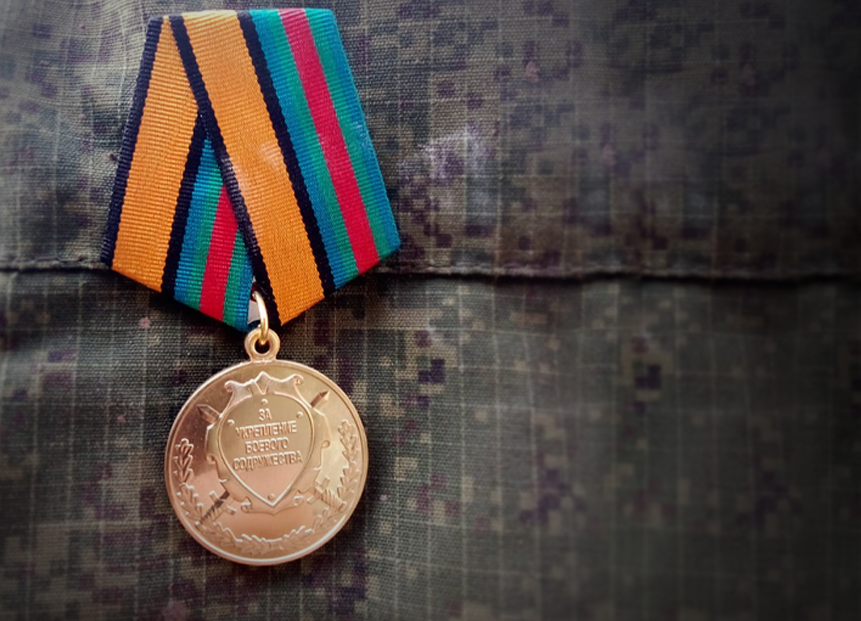 Работник филиала АО «ДРСК» «Южно-Якутские электрические сети» – участник СВО – награжден медалью