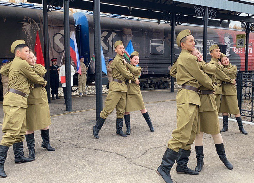 Сегодня на станции Алдан начала работу иммерсивная музей-выставка “Поезд Победы”