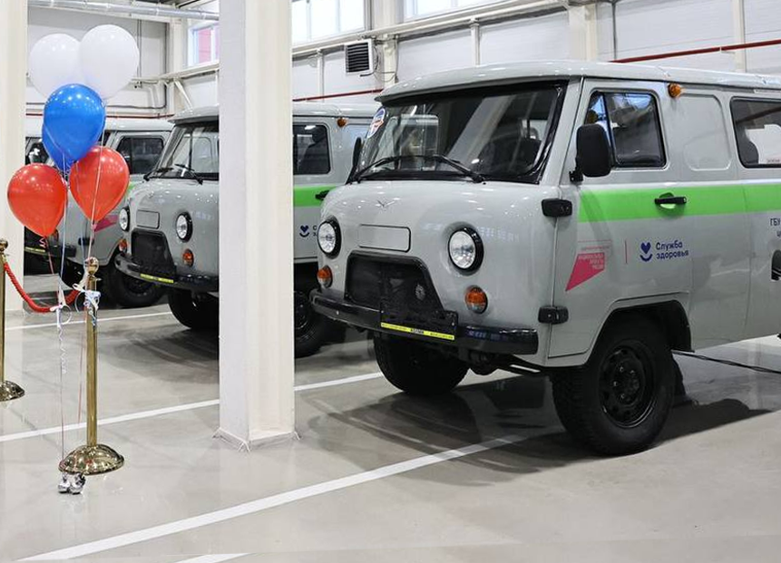 Алданская ЦРБ получила две специализированных машины для отдаленных сел района