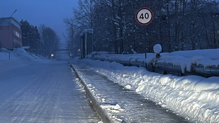 Уборка снега с улиц Нижнего Куранаха продолжается